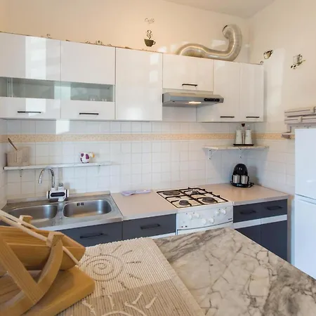 Apartment Lovely In With Kitchen Umag