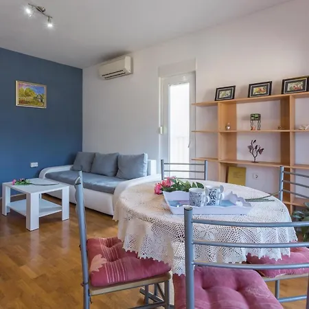 Apartment Lovely In With Kitchen Umag