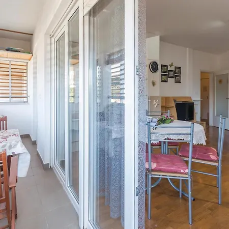 Apartment Lovely In With Kitchen Umag